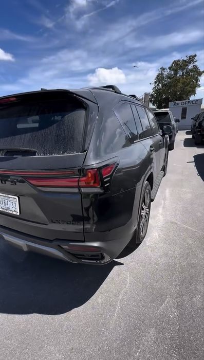 Lexus LX700h 2025