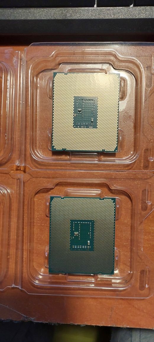 2 x Procesor Intel Xeon 12 Cores E5-2673 V3 2.4 GHz Skt 2011-3 DDR4