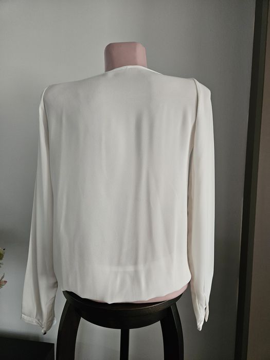 Bluza crem,  eleganta