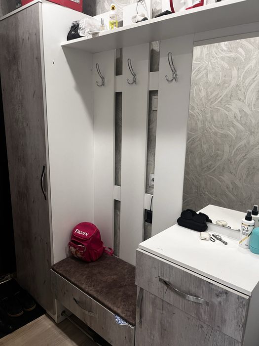 Продам прихожую