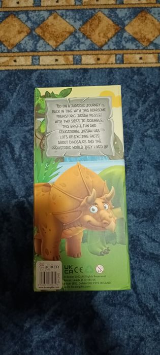 Puzzle reversibil cu dinozauri