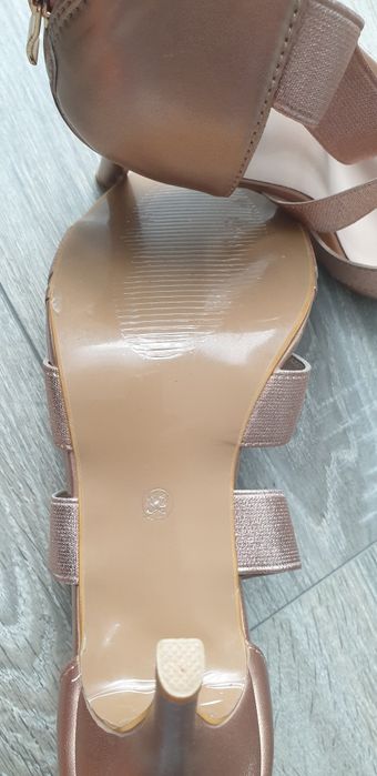 Sandale elegante noi