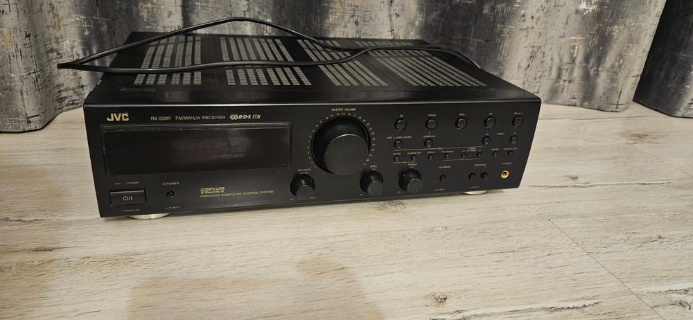 Amplificator JVC perfect funcțional