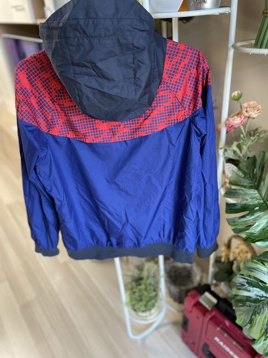 Оригинална ветровка NIKE