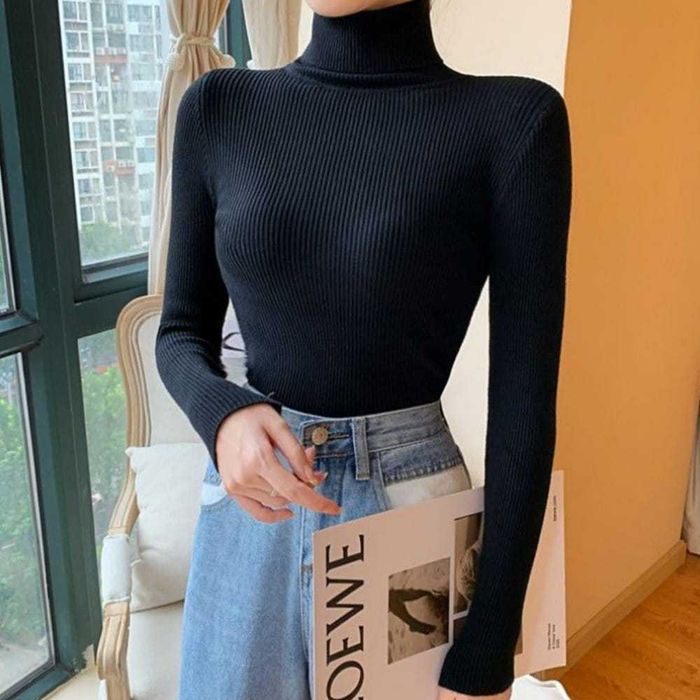 Дамска черна блуза с поло яка