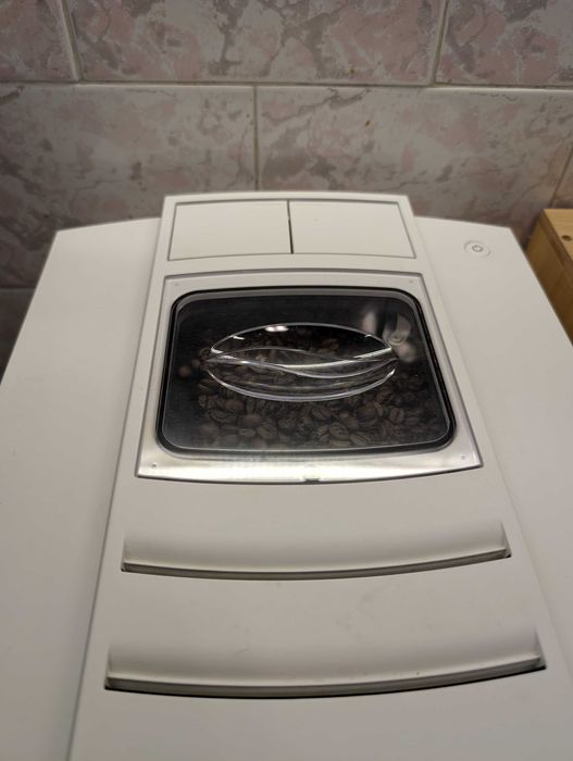 Espressor automat Jura E8 alb