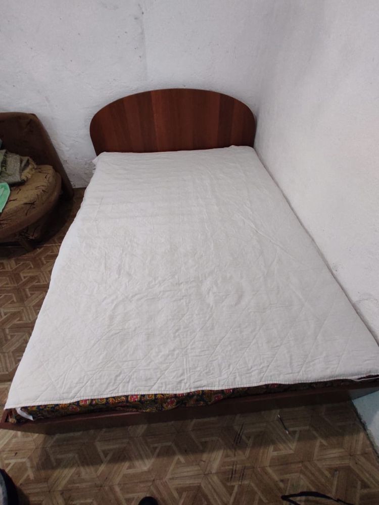 Продам кровать двухспальный