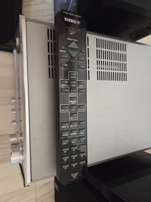 Sistem Audio Yamaha Natural Sound CRX-E150 cu 2 Boxe NX-E300 Studio.