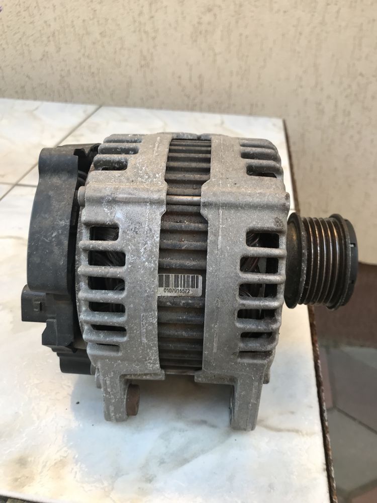 Vând doua bucați alternator vw!