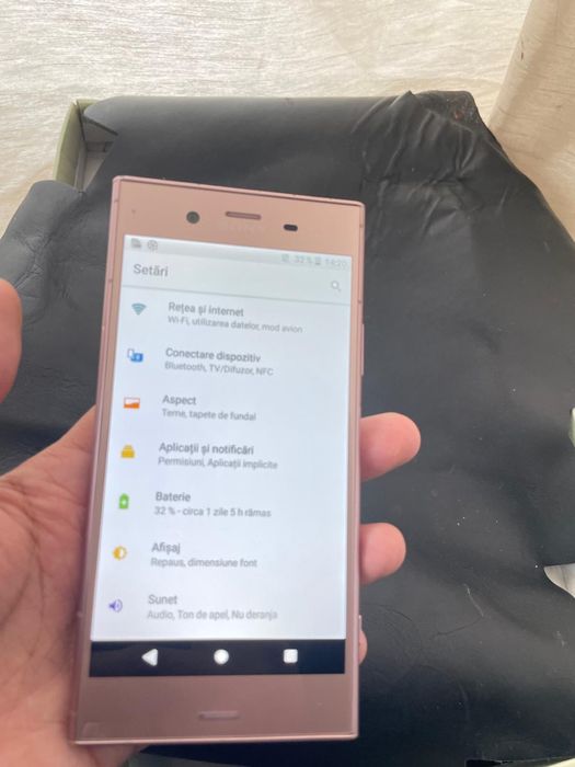 Sony XPERIA XZ1 model:G8343 culoarea gold rose ,impecabil,ca nou!!
