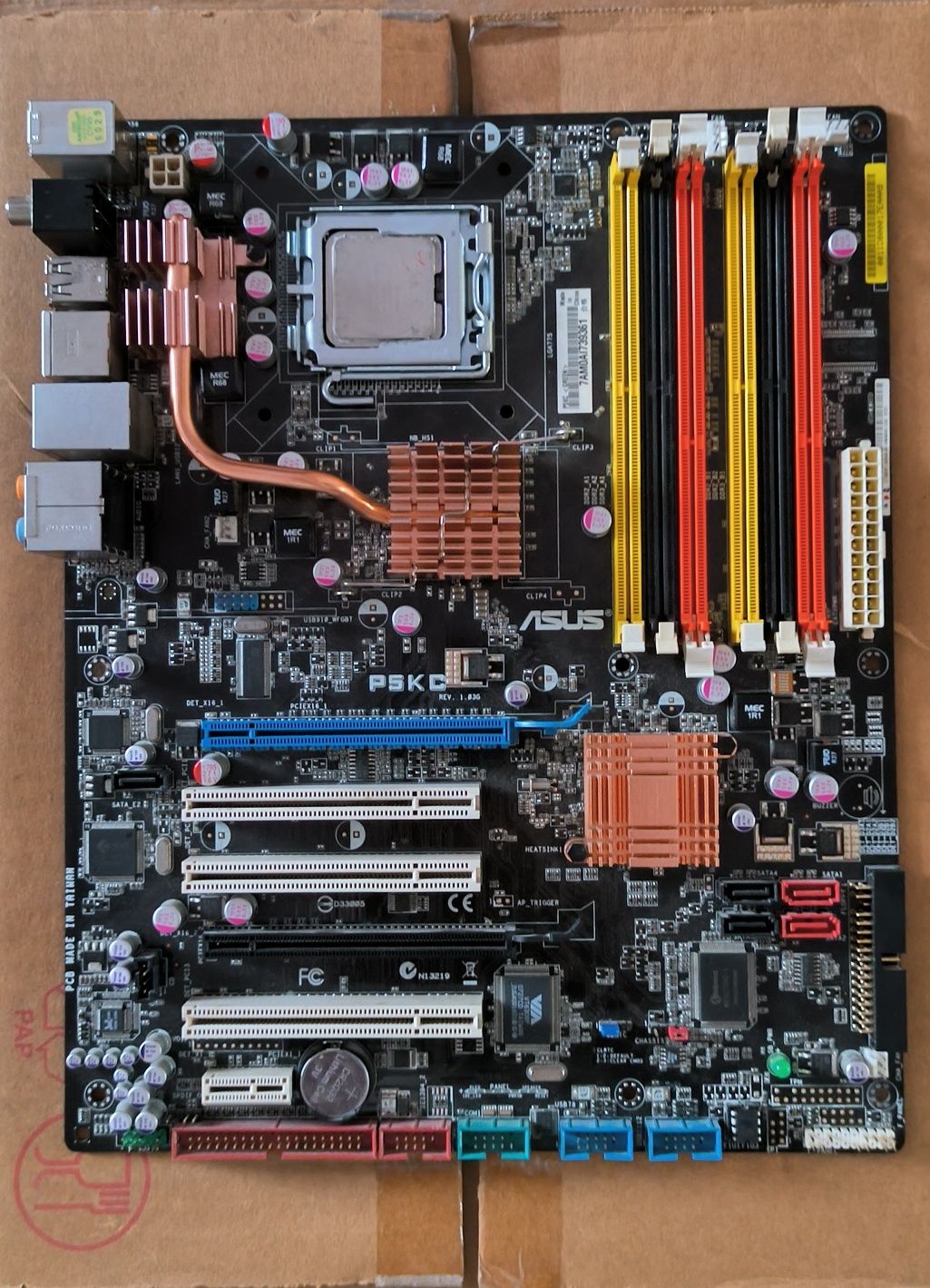 Топовая Материнка на 775 сокете ASUS P5KC DDR2/DDR3