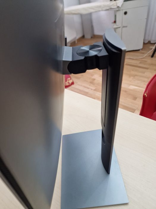Monitor Dell ajustabil