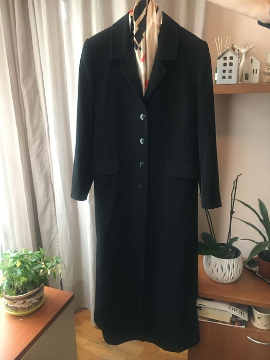 Дамско черно манто