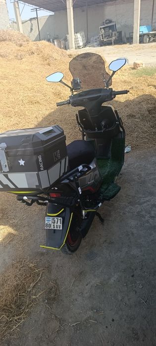 Skuter sotiladi elektroni