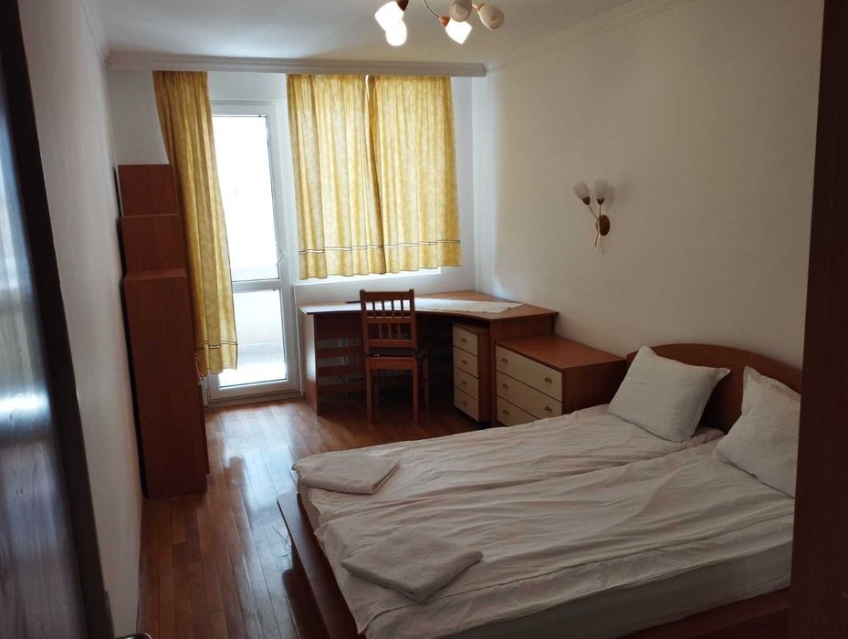 Дава се под наем Двустаен апартамент в Бургас, Лазур - 60 кв.м за 400 € - Снимка #1