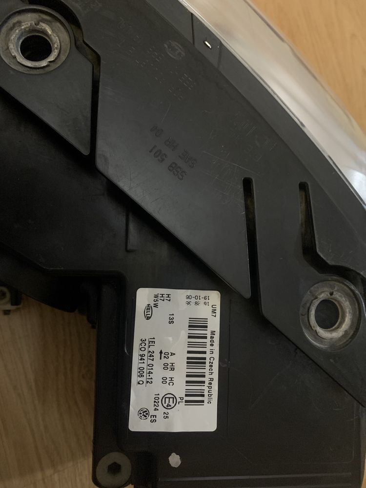 Far dreapta pentru Volkswagen Passat B6