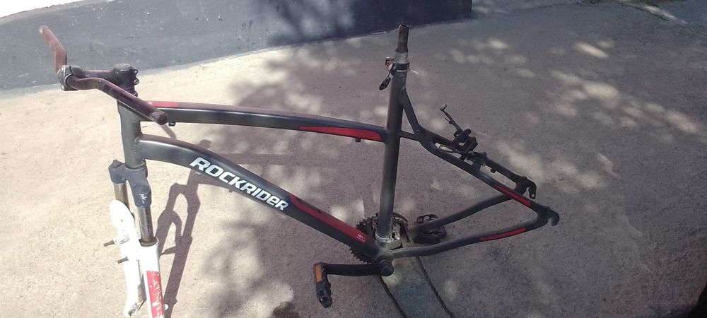 Vând cadru bicicleta rockrider