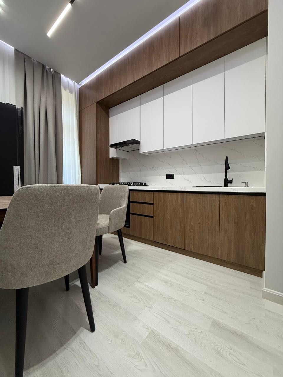 Parisien Продается 2 комнатная квартира ремонт мост Мукимий Яккасарай