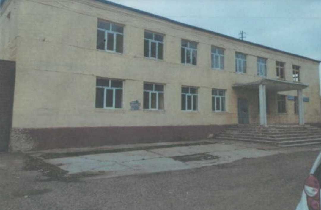 Sirdaryo viloyati Sirdaryo tumanida idora binosi sotiladi