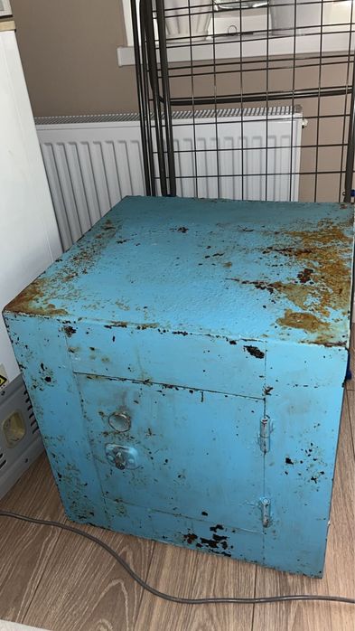 Сейф железный б/у