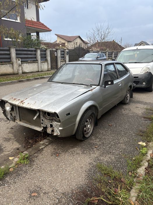 Vând sau schimb Honda Accord 1983 (una principală + una piese)