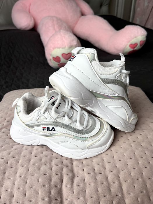 Детски бели кожени маратонки FILA 26 номер