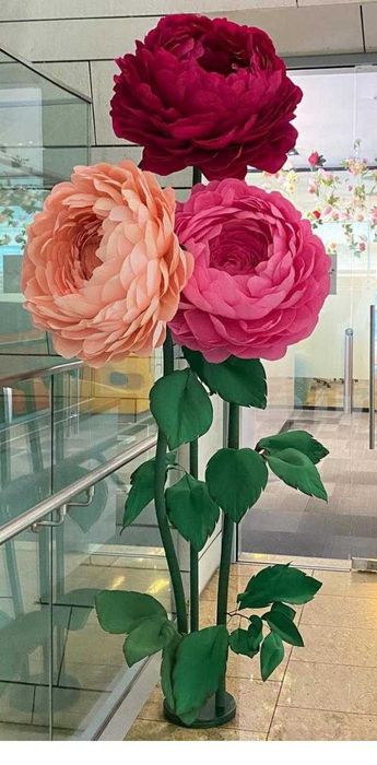Цветы декоративные на стойках 2 м и 1,7 м