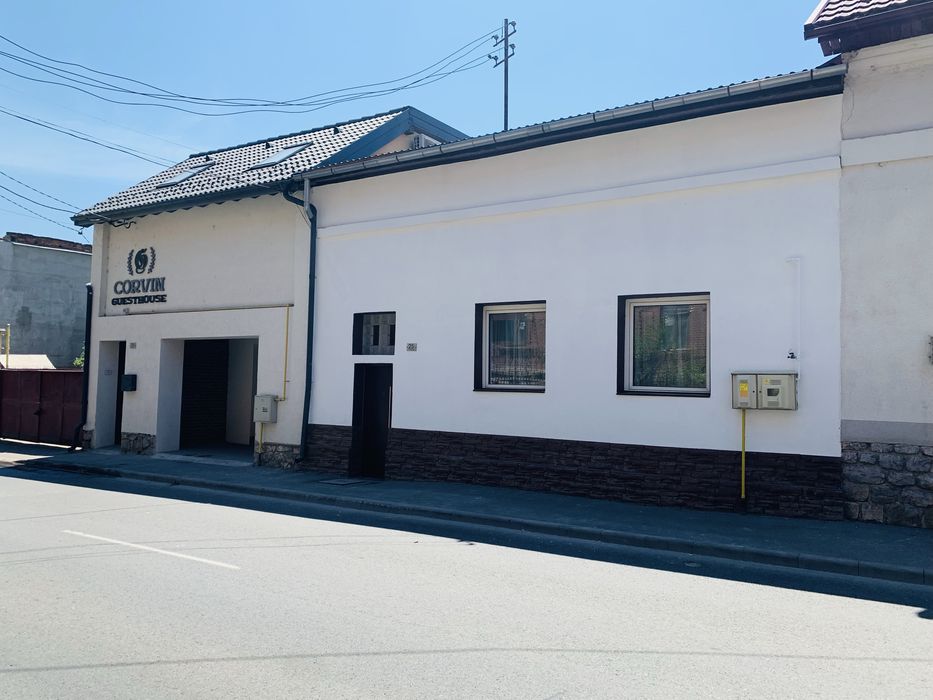 Pensiune + casa rezidentiala in Centrul Vechi
