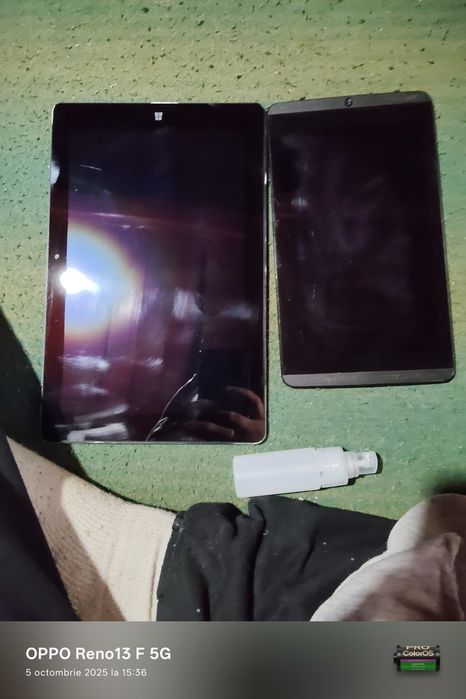 Vand 2 tablete pentru piese