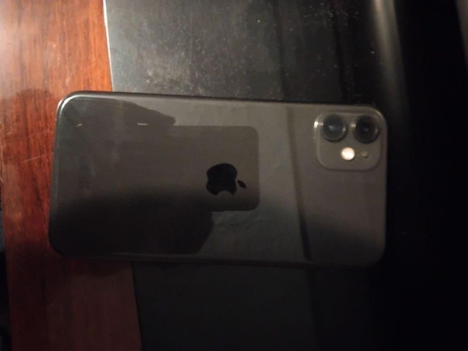 iPhone 11 că nou