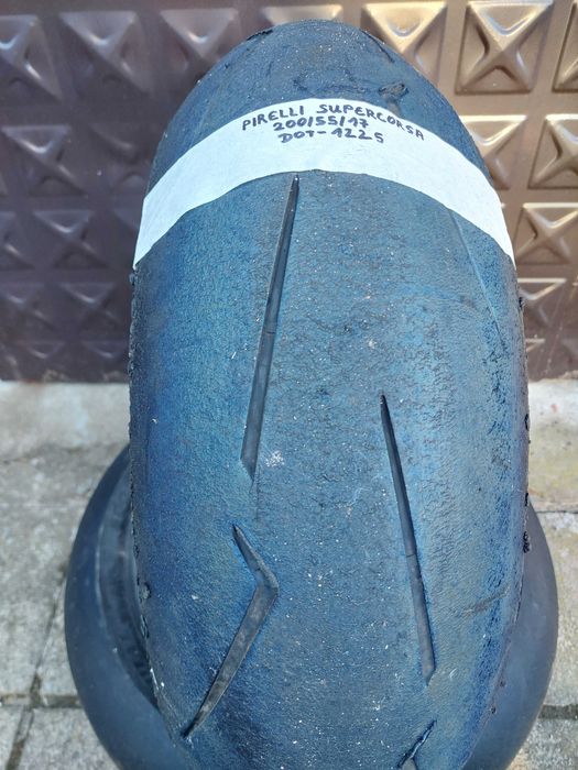 Гуми за мотор полуслик,pirelli supercorsa,metzeler,