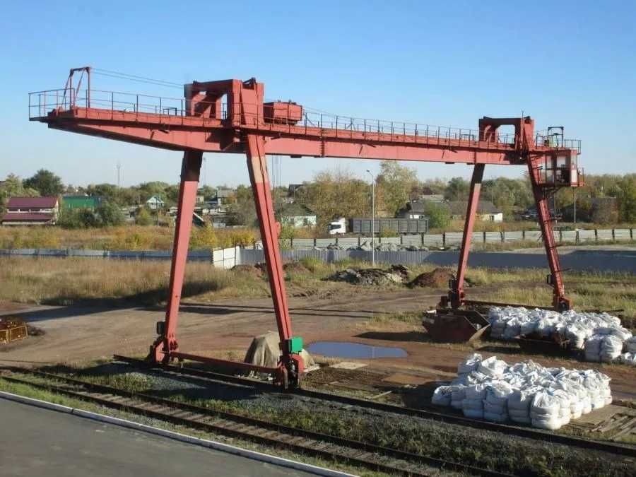 Производим и обслуживаем подъемные устройства
