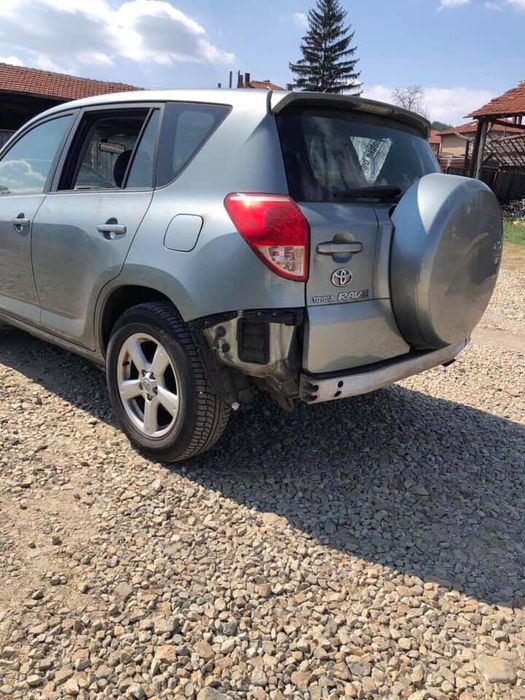 Toyota Rav4 2.0i на части!