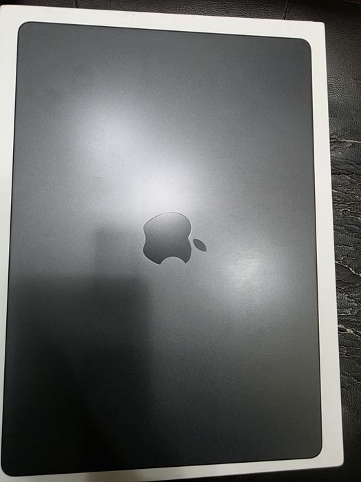 MacBook Pro 14" cu cip Apple M3 PRO  18GB 512GB SSD Garantie IMPECABIL