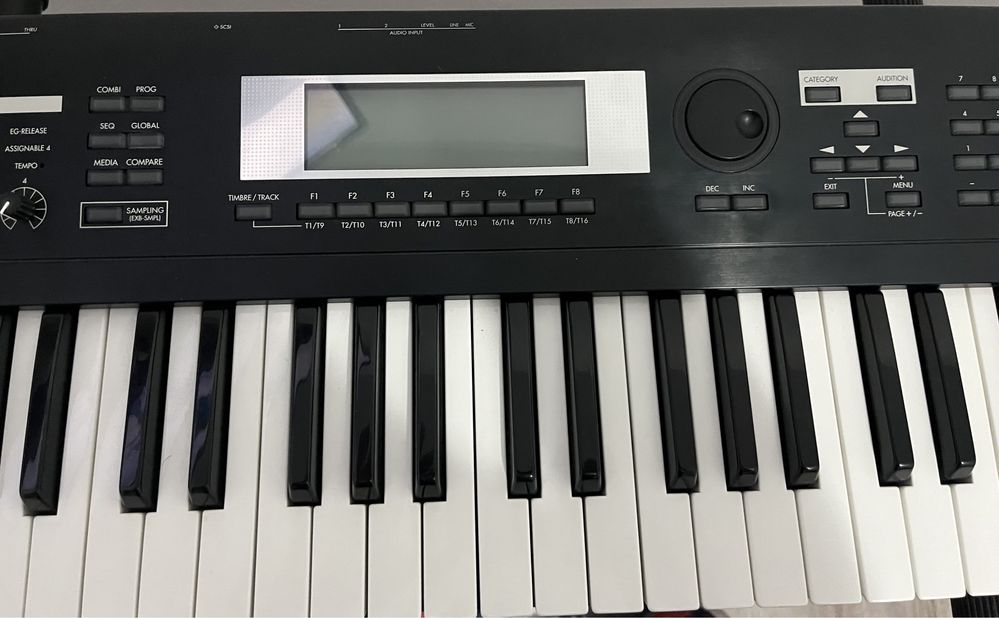 Korg Tr 76 impecabil