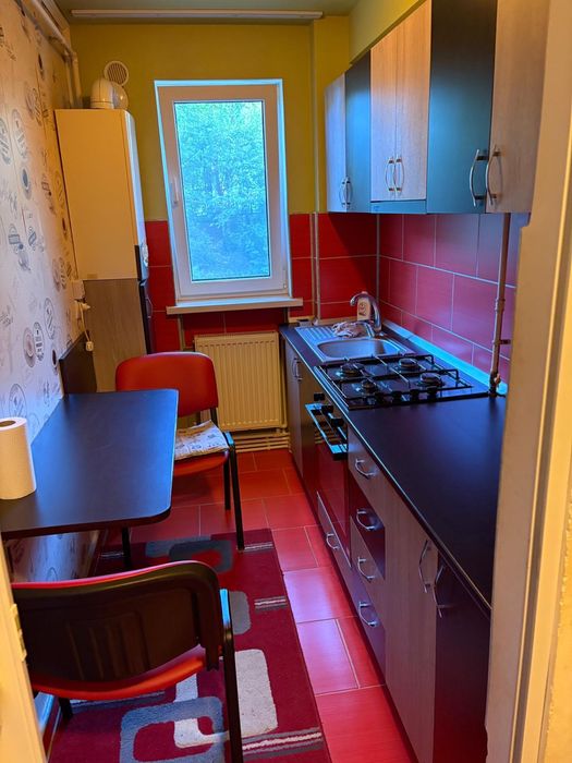 De Vanzare apartament 3 camere Hunedoara M6