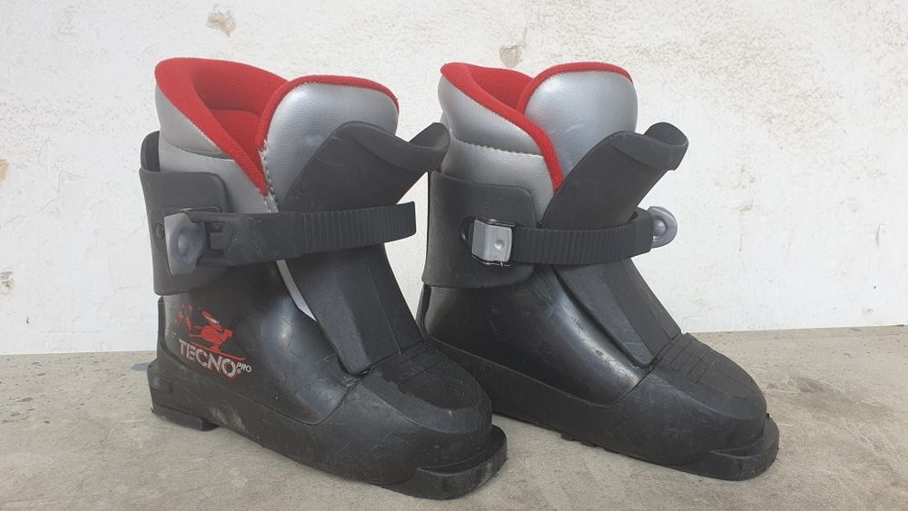 Clăpari copii si alte echipamente de iarnă