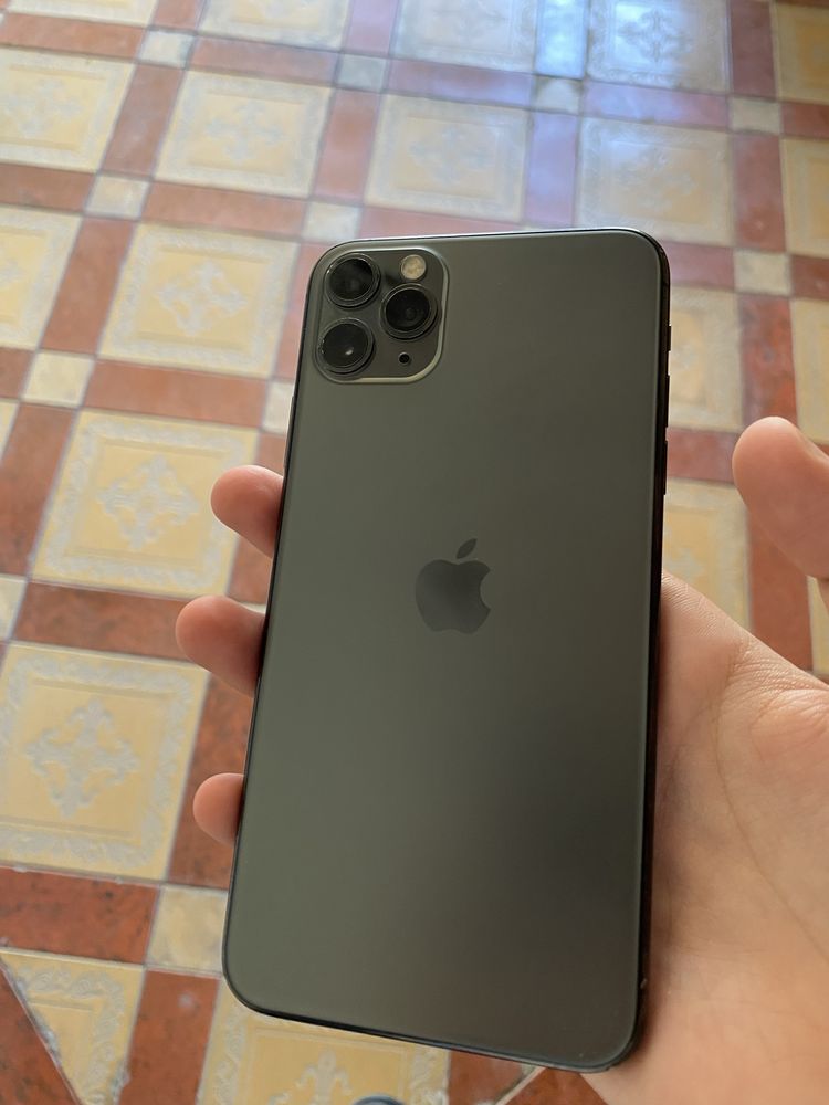 Iphone 11pro max sotiladi srochna