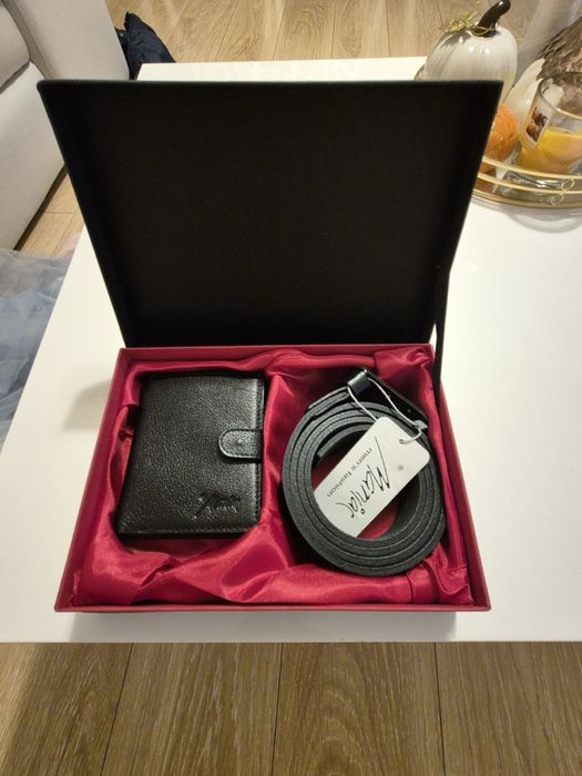 Подаръчен комплект  колан и поръфейл