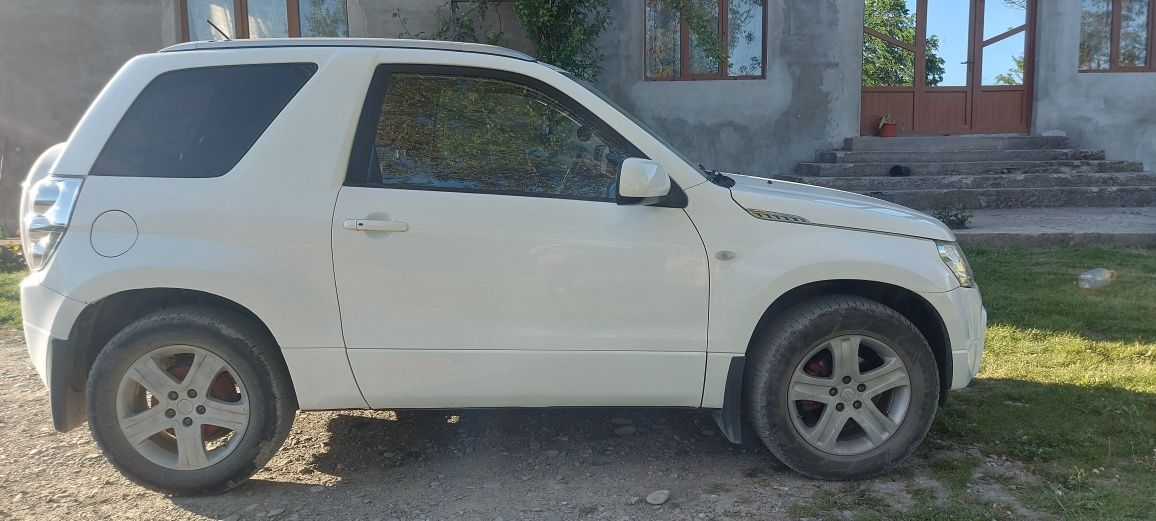 Vând suzuki grand vitara