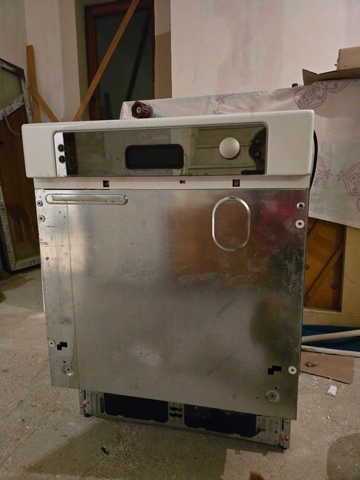 Съдомиялна за частично вграждане