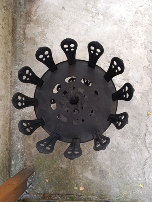 Scaune birou,pantofar etajat. 150 lei.