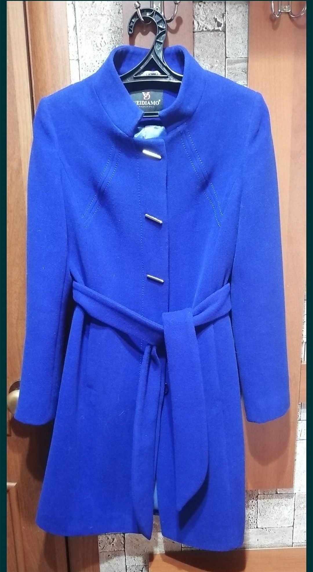 Продам женское пальто осень (2 шт)