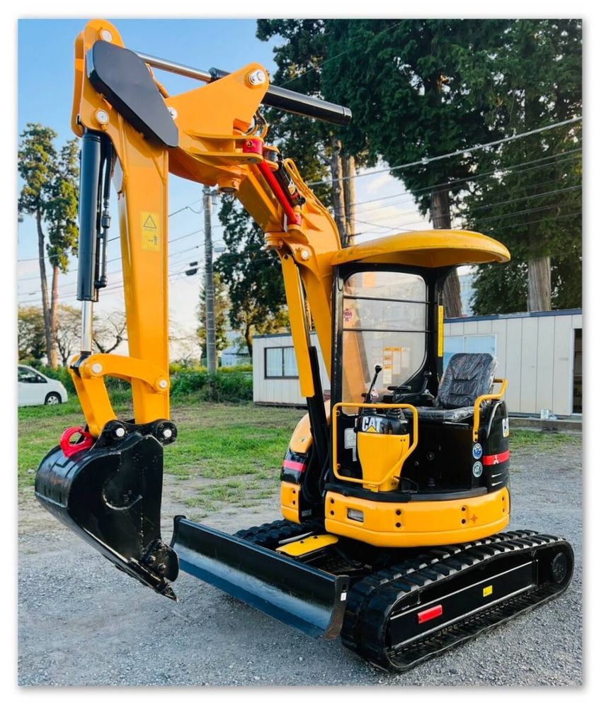 Продам мини экскаватор CAT MM30