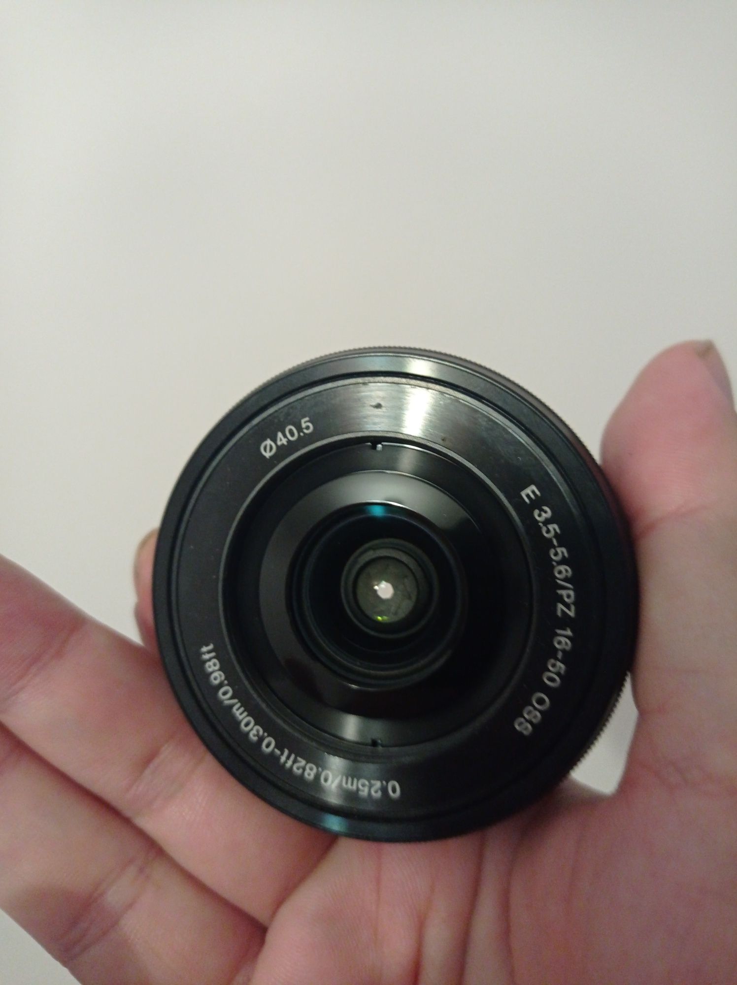 Обектив Sony SEL 16-50mm f/3.5-5.6 PZ OSS II