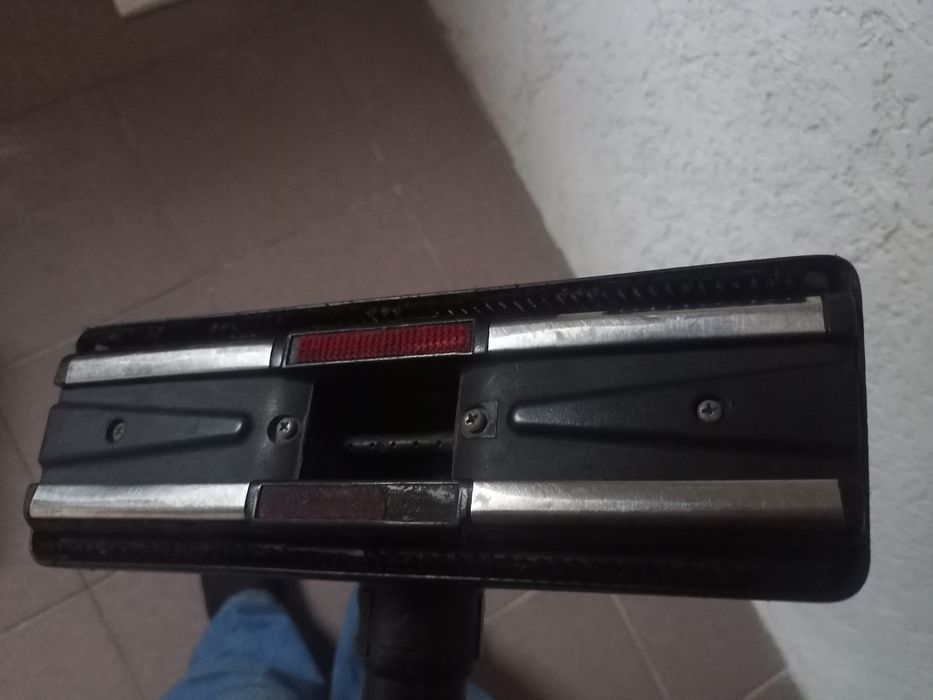 Продам щётку от пылесоса соединенную  с трубой