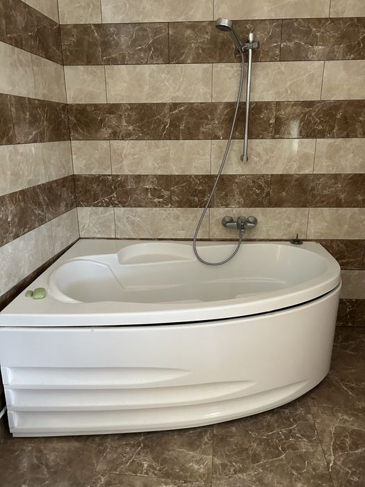 Vand cada baie acrilic