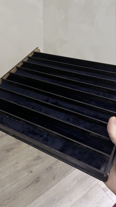 Хар хил аксусураларга витрина