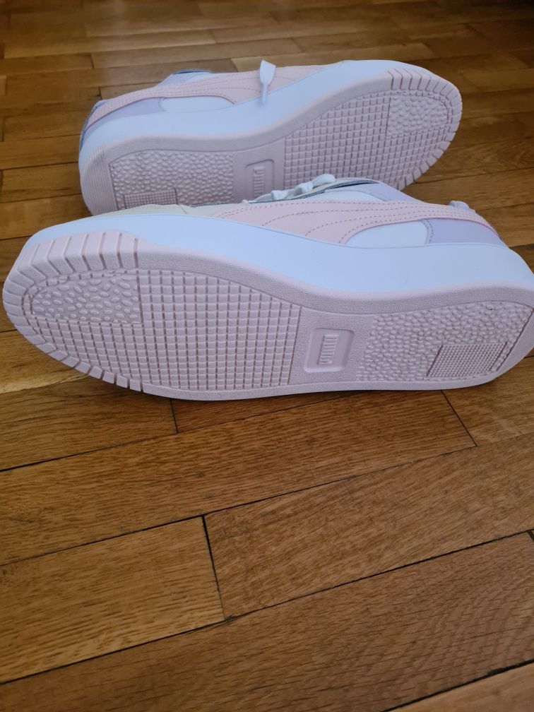 Дамски маратонки PUMA номер 41