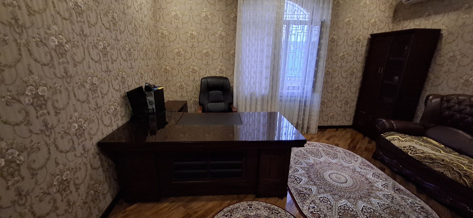 Стол руководителя без кресло